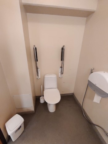 Accessible toilet in the shared facilities of the Hyvinkää campus