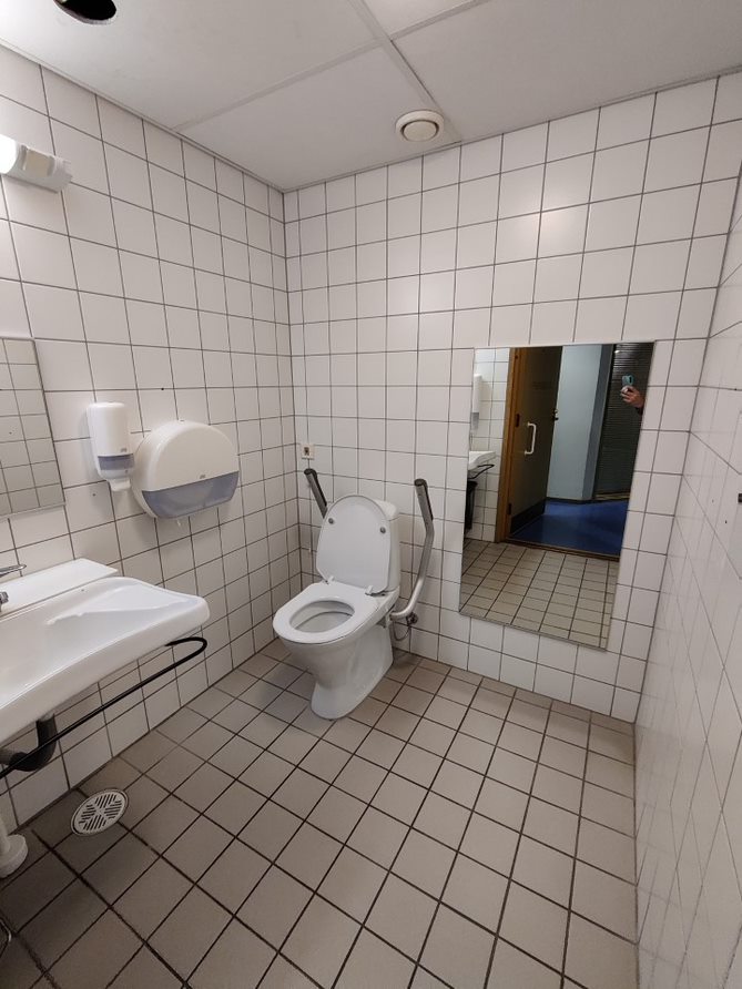 Leppävaara campus accessible toilet 051, ground floor